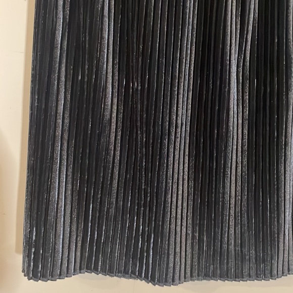 United Colors of Benetton Grey Velvet Pleated Skirt - Picture 6 of 12